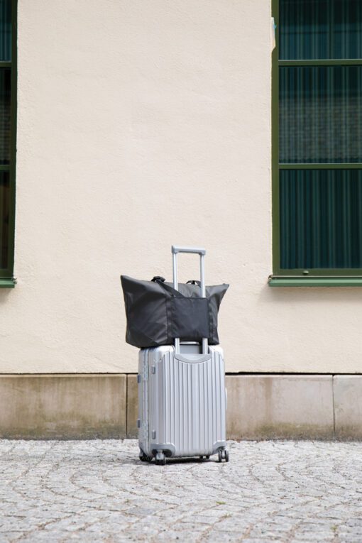 VINGA Livorno GRS ümbertöödeldud polüestrist maxi õlakott - Image 4